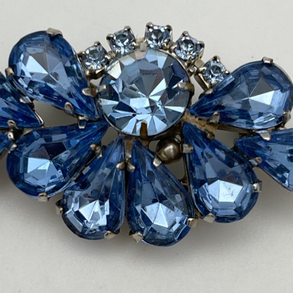 Vintage Brooch Blue Rhinestones 2" Asymmetrical Design - Picture 4 of 7
